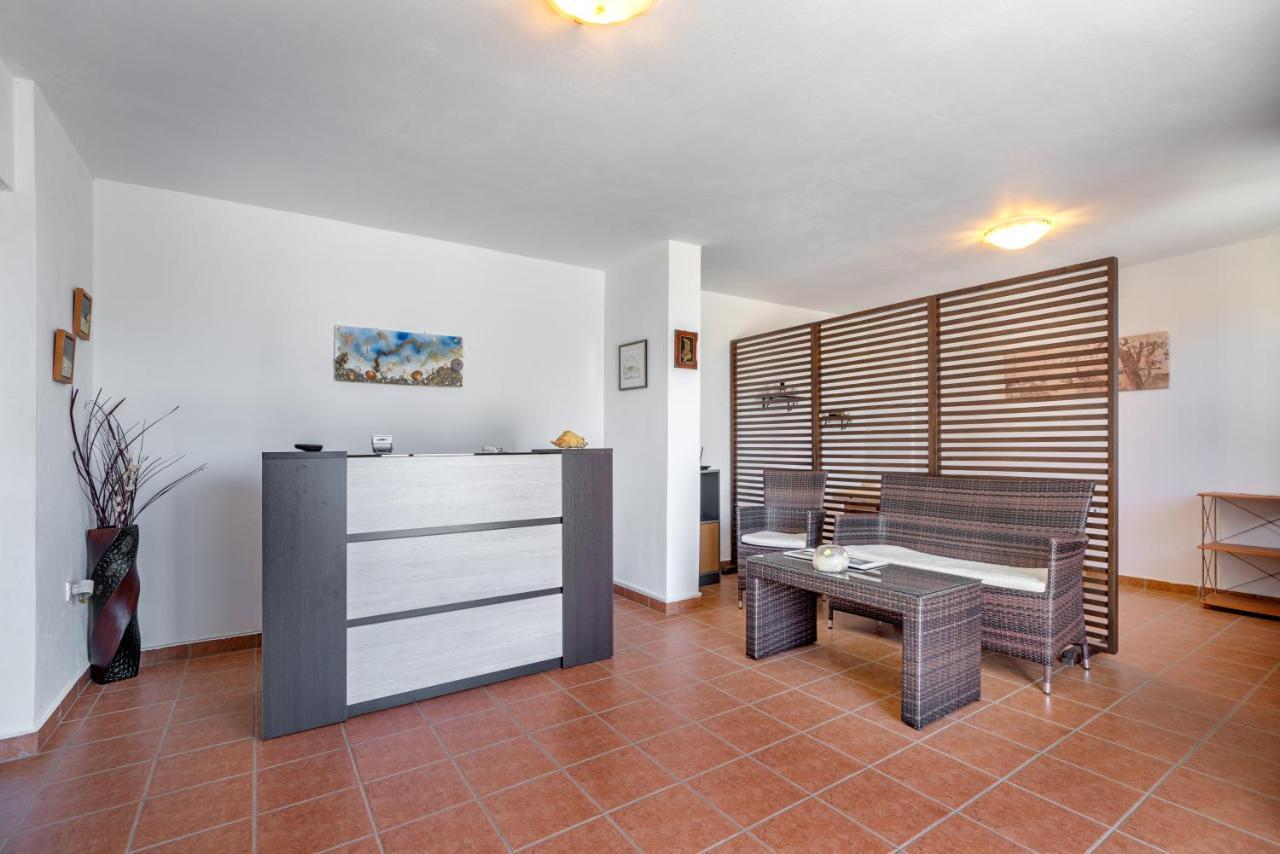 Reggina'S Apartments ฟินิกัส ภายนอก รูปภาพ